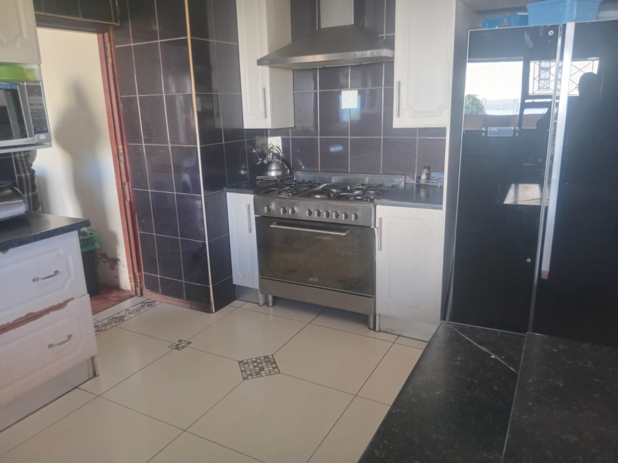 To Let 4 Bedroom Property for Rent in Buffalo Flats Eastern Cape